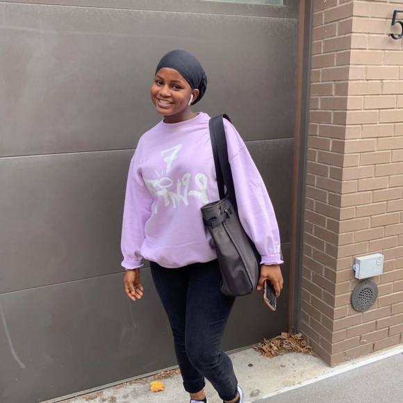 Profile Picture of Fatoumata Barry (@fbarry22) on Poshmark