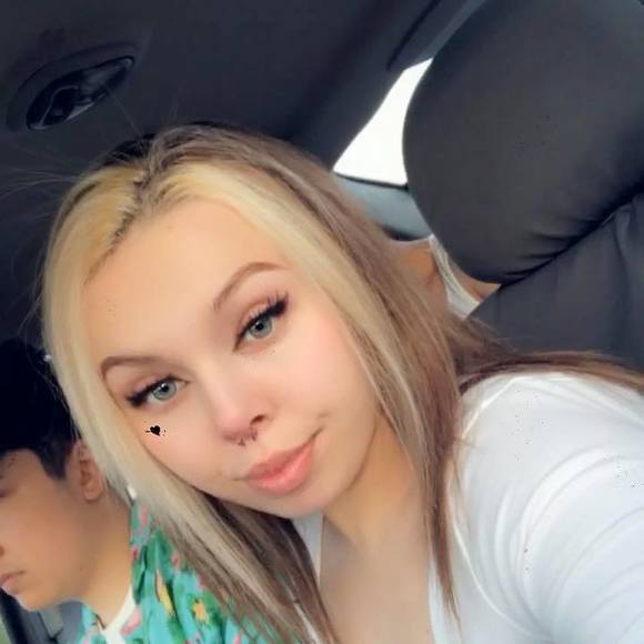 Tayvian Horlick - Poshmark Profile Picture of Tayvian Horlick (@aktay) on Poshmark