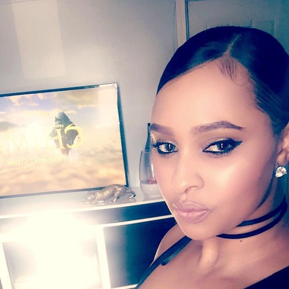 Profile Picture of Tiadora Darosa (@tiarosa2001) on Poshmark