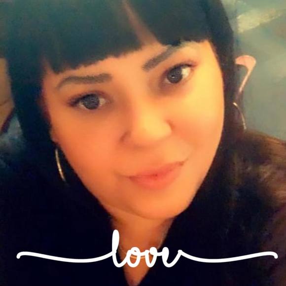 Profile Picture of Ana Llompart (@yadieliz) on Poshmark