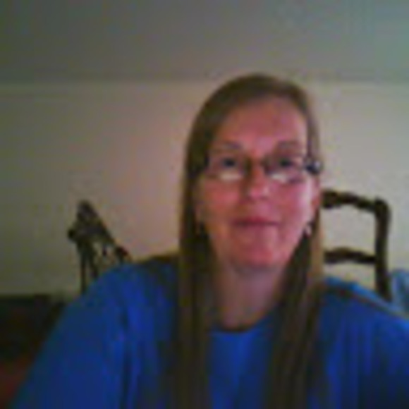 Profile Picture of Paula Moore (@paulamoore225) on Poshmark