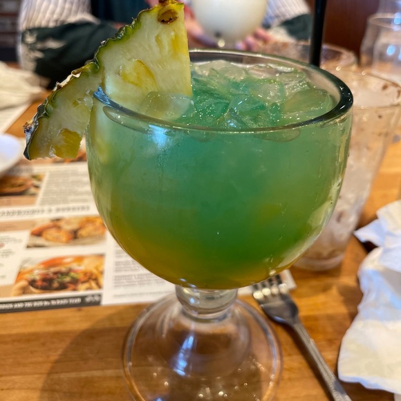 Profile Picture of Ale Tegui (@quennv667) on Poshmark