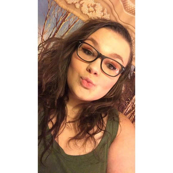 Profile Picture of Alisha Bennett (@alishafaith02) on Poshmark