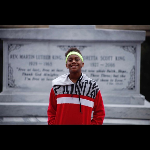 Profile Picture of Neleh Samelton (@nelehbuckets) on Poshmark