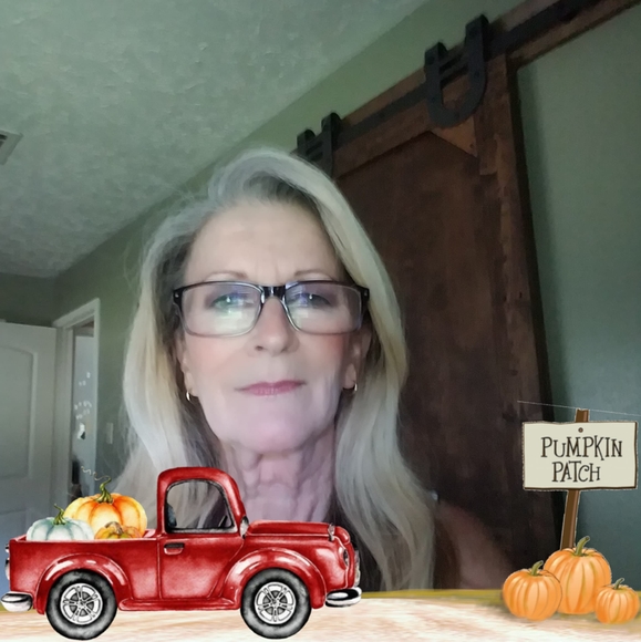 Profile Picture of Sharon Barzilla (@sdlusk4554) on Poshmark