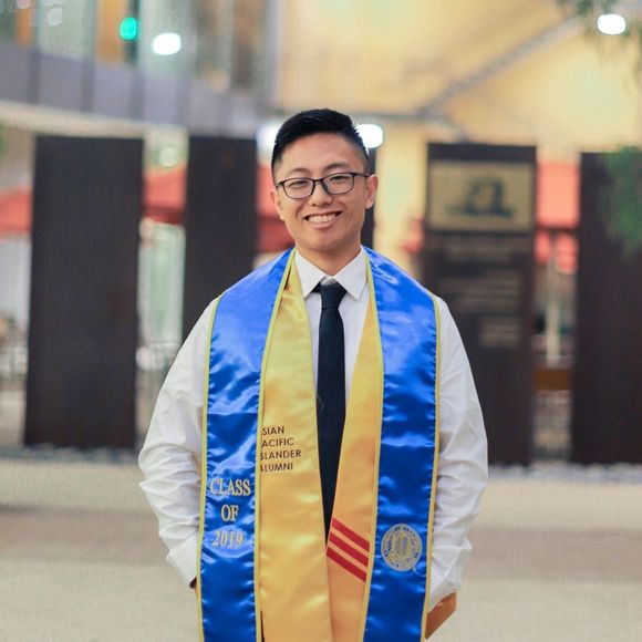 Profile Picture of Brian Wang (@xinxinrocks) on Poshmark