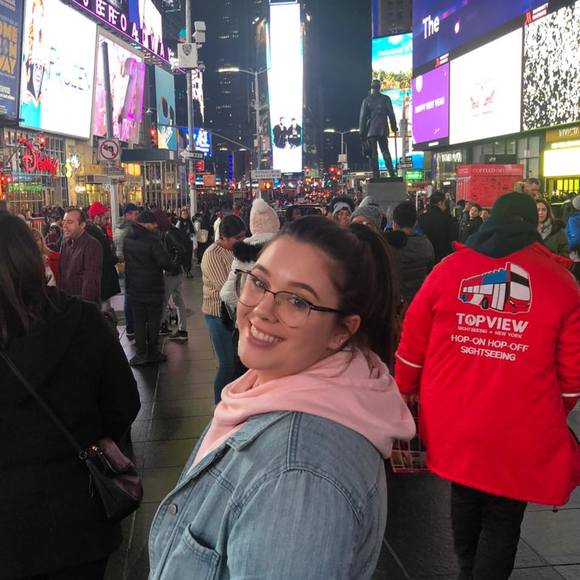 Profile Picture of Nikki Capracotta (@ncapracotta) on Poshmark