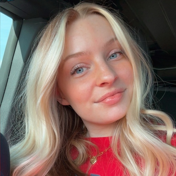 Profile Picture of Sarah Gerbig (@sarahhgerbigg) on Poshmark