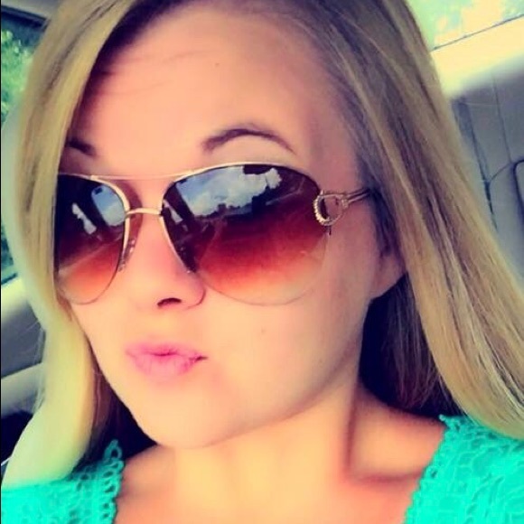Profile Picture of Katelyn Mcleod (@kmcleod95) on Poshmark