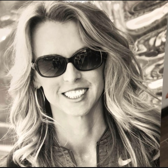 Profile Picture of Kim Browning (@kimbrowning1997) on Poshmark