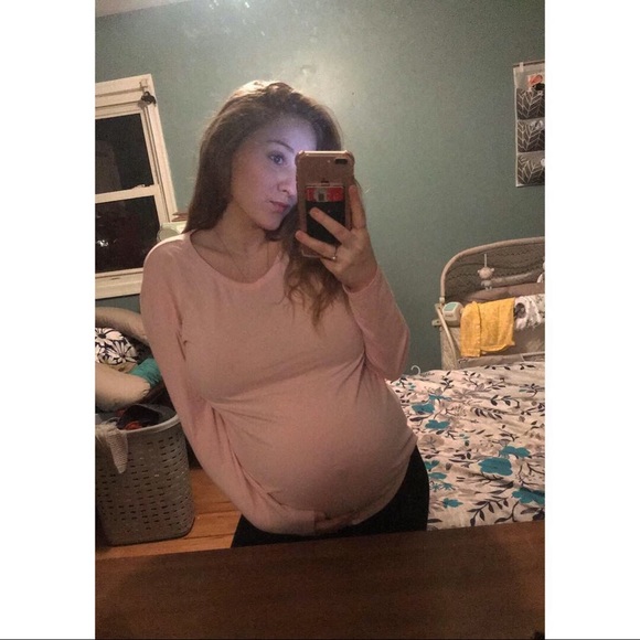 Profile Picture of Skylar Dillon (@skydills) on Poshmark