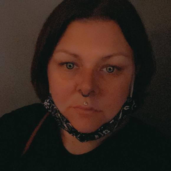 Profile Picture of Stacey Block (@stacey0225) on Poshmark