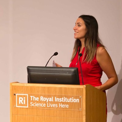 Profile Picture of Amalia B-G (@amaliabh) on Twitter