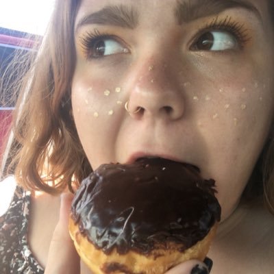 Profile Picture of Colleen Lee (her/she) (@Colleenmesilly) on Twitter