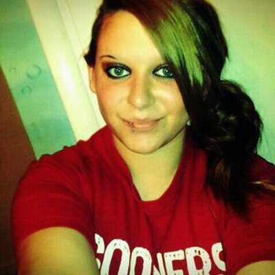 Profile Picture of Angela Hubbell (@Ange_bro18) on Twitter