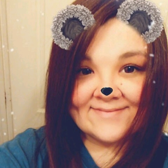 Profile Picture of Amanda Wilhelm (@mandi1886) on Poshmark