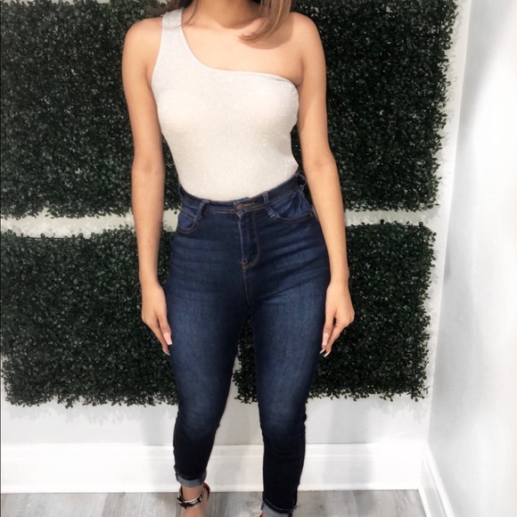Profile Picture of Giselle Alvarez (@giselltique) on Poshmark