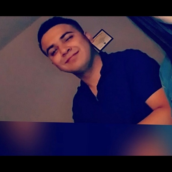 Profile Picture of David Tavera (@davidtav_5) on Poshmark