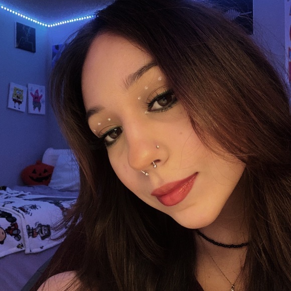 Profile Picture of Olivia Mazzulla (@omazzulla) on Poshmark