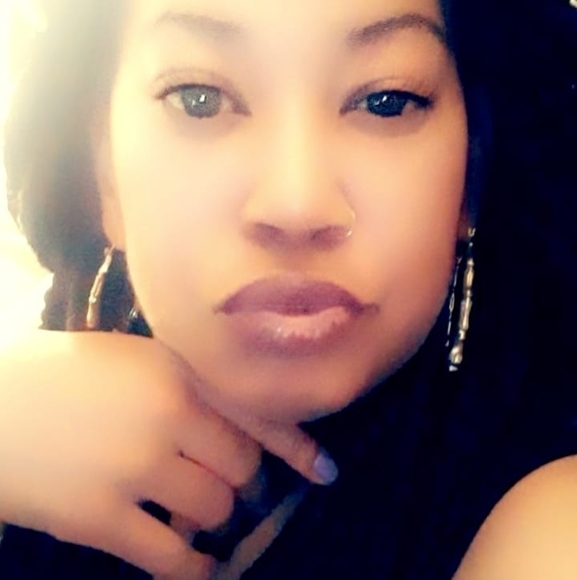 Profile Picture of Nelly Nell (@shanellemharris) on Poshmark