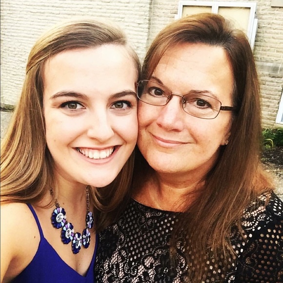 Profile Picture of Erin Mcnany (@erinmcnany) on Poshmark