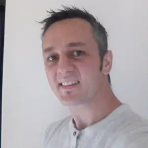 Profile Picture of biggerbetterstrongerfaster (@francoisvanderwal0) on Tiktok