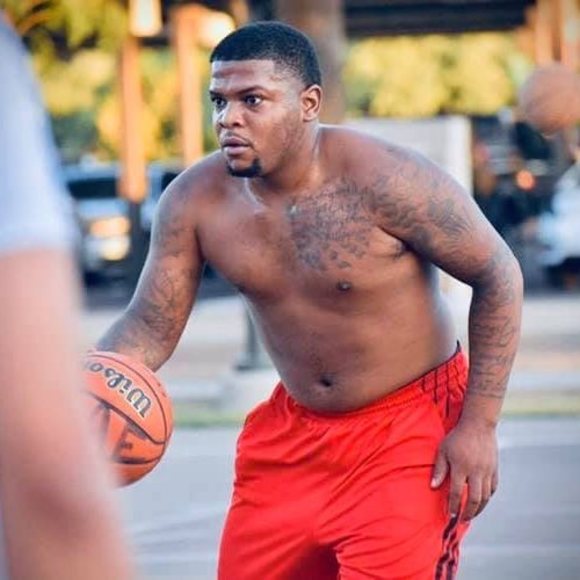 Profile Picture of Phifer Dadon (@phiferdadon) on Poshmark