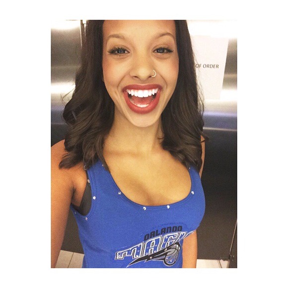 Profile Picture of Michaela Moronta (@michaela__skye) on Poshmark