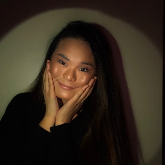 Profile Picture of Lily Ryan (@lilywhes) on Poshmark