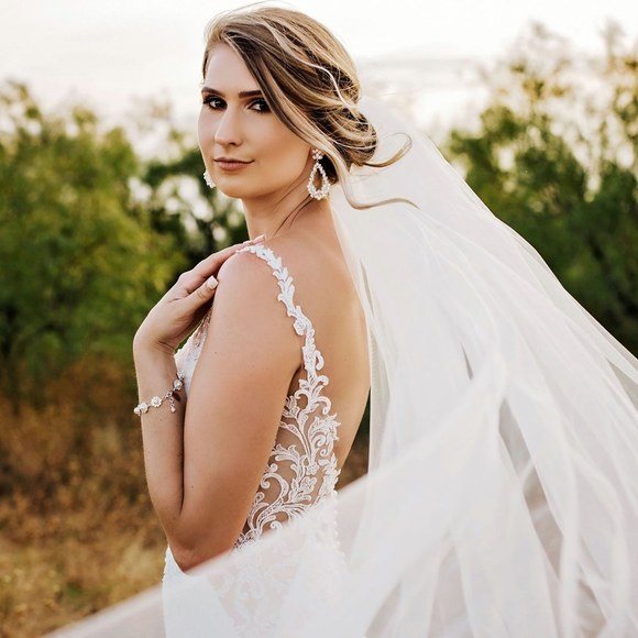 Profile Picture of Kaylie Walker (@kayliewalker) on Poshmark