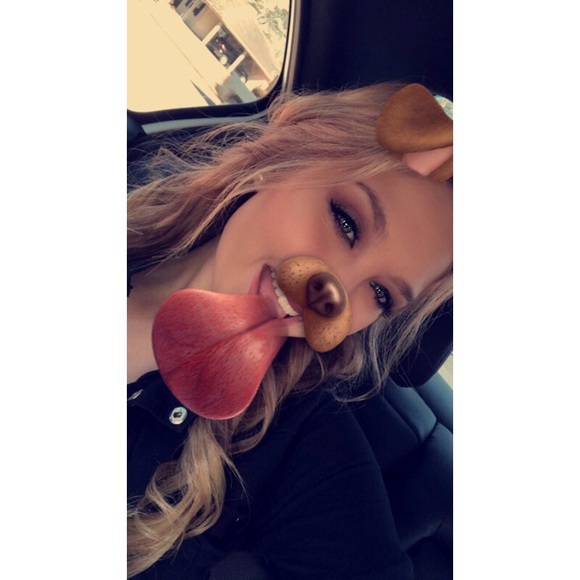 Profile Picture of Gabrielle Gabler (@ggabler1420) on Poshmark