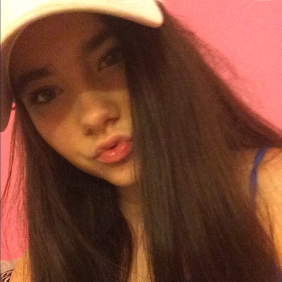 Alexa Kinney - Poshmark Profile Picture of Alexa Kinney (@heyoitsalexo) on Poshmark