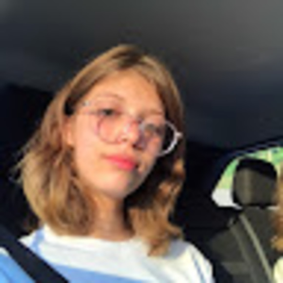 Profile Picture of Milandanielle_vh (@milandvh11) on Poshmark