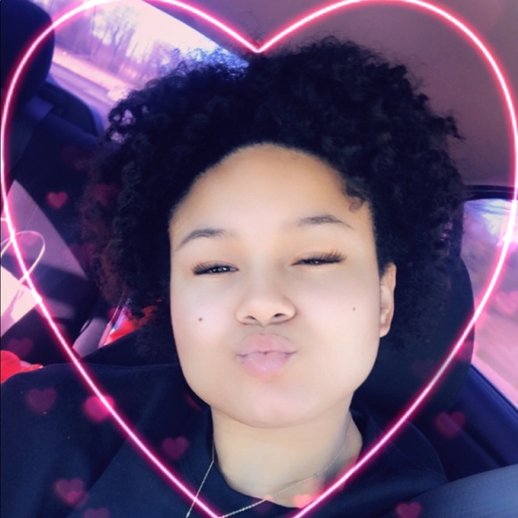 Profile Picture of Jordan Exline (@lilmisj) on Poshmark