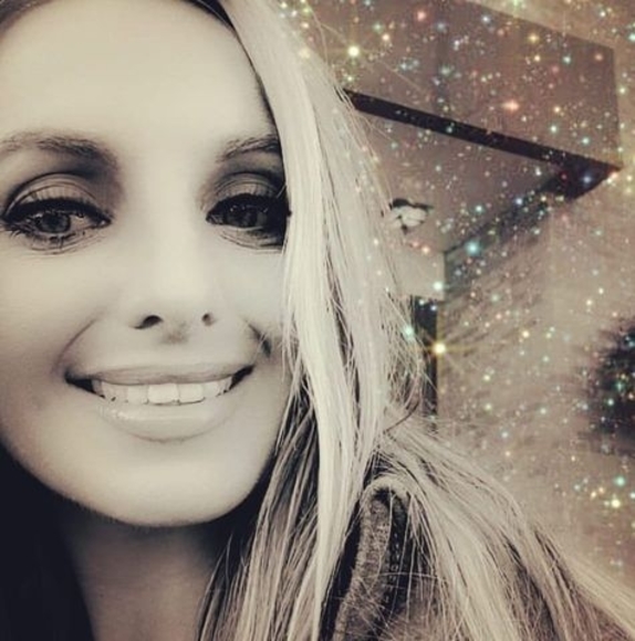 Joanna Andrejczuk - Poshmark Profile Picture of Joanna Andrejczuk (@joandrejczuk) on Poshmark