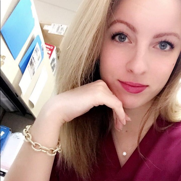 Profile Picture of Nicole Baumer (@nbaumer11) on Poshmark