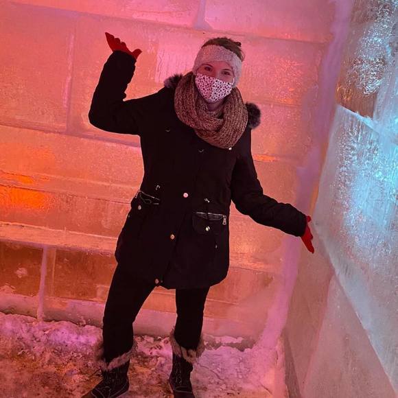 Profile Picture of Leah Toskey (@liltizz71) on Poshmark