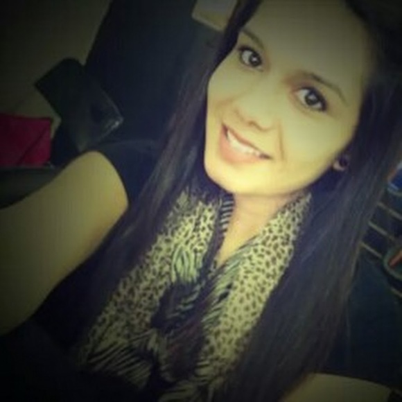 Profile Picture of Itzel Sanchez (@itzels2010) on Poshmark