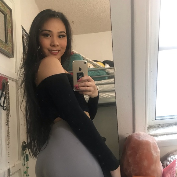 Profile Picture of Merche Guzman (@mtpguzman) on Poshmark