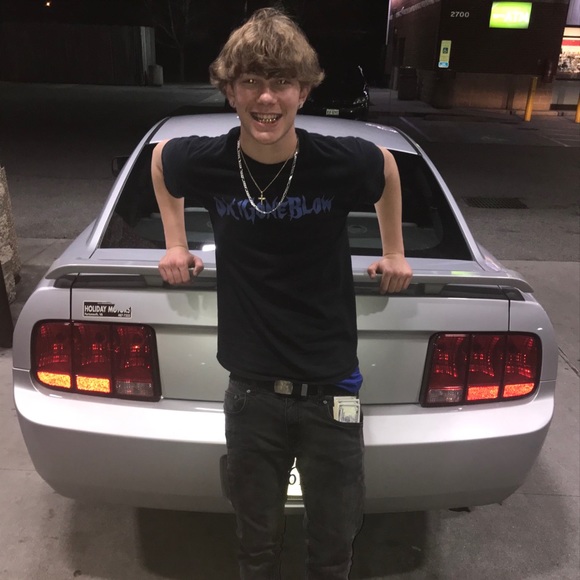 Profile Picture of Ryan Stankoski (@skibuysandsells) on Poshmark