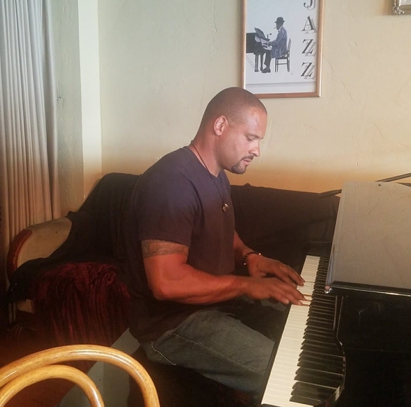 Profile Picture of Rodeo Vanbladel (@rodeovanbladel) on Poshmark