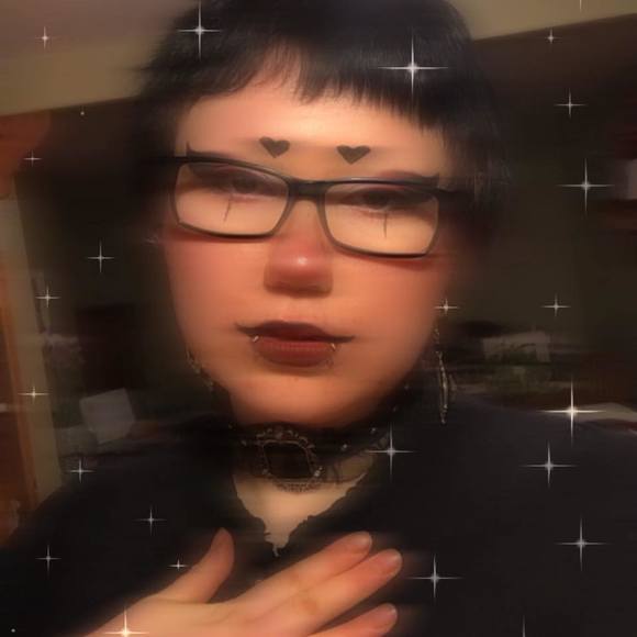 Profile Picture of Brianna Hislop (@girlyclown) on Poshmark