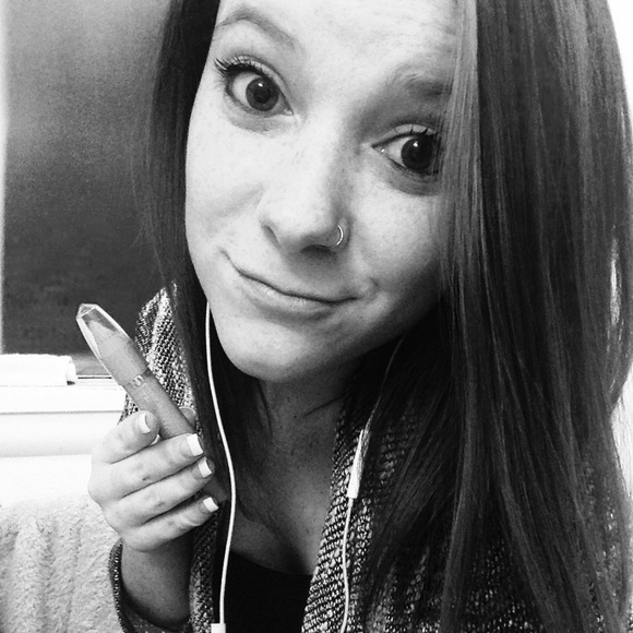 Profile Picture of Darcie Wonacott (@darciecott) on Poshmark