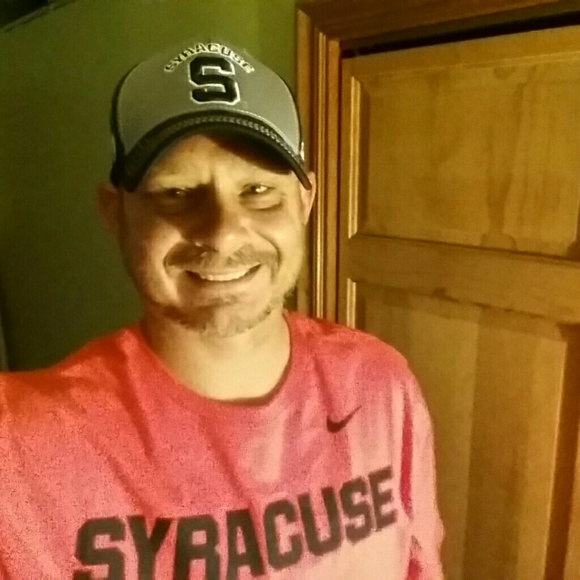 Profile Picture of Greg Tyman (@sonyagreg) on Poshmark