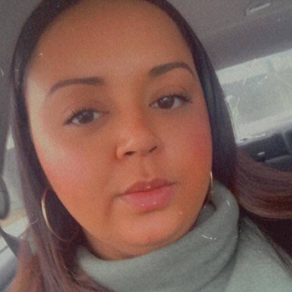 Profile Picture of Allison Mccandless (@alliebritt35) on Poshmark