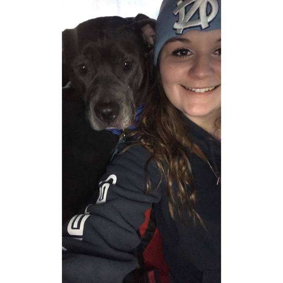 Profile Picture of Ashley Kuzminski (@ashleykuz36) on Poshmark