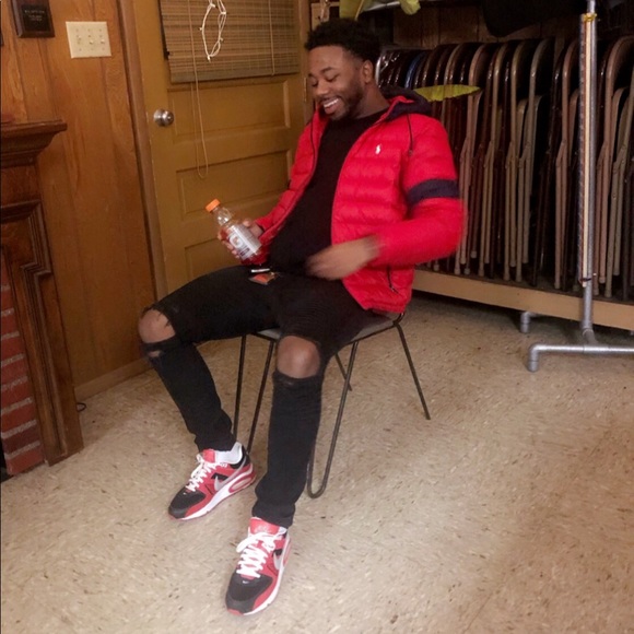 Profile Picture of Terry Wiley (@wileyterrence32) on Poshmark