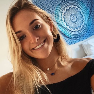 Profile Picture of Hayley Long (@heyyitshayley_) on Twitter