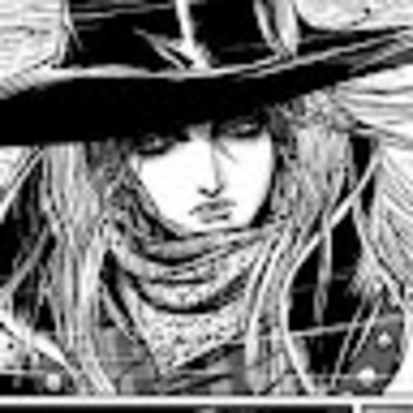 Profile Picture of Bella Lucas (@grobzombie) on Poshmark