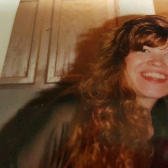 Profile Picture of Denise De witt (@drdewitt2) on Poshmark